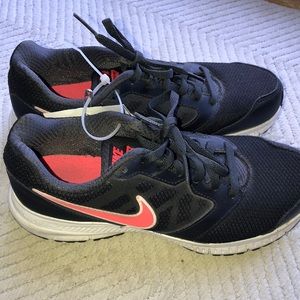 Girls Black & Pink Nike Tennis Shoes Sneakers 6.5